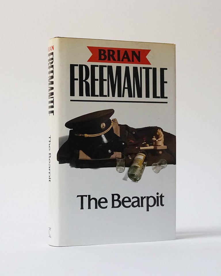 Item #12140 The Bearpit. Brian Freemantle.