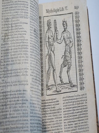Natalis Comitis Mythologiae Sive Explicationum Fabularum Libri Decem. In Quibus Omnia Prope Naturalis et Moralis Philosophiae Dogmata in Veterum Fabulis Contenta Fuisse Perspicue Demonstratur. Opus Cuiusuis Facultatis Studiosis Perutile Ac Propre Necessarium. Accessit G. Linocerii Musarum Mytholgia, & anonymi observationum in tota de diis gentium narrationem libellus. Adiectae sunt insuper novissimae huic, post Germanica & Gallicam, editioni elegantissimae Deorum imagines, & eruditissimae mythologie M. Antonio Tritonii Utinensis. Omnia summo studio, & exquisito labore emendata.